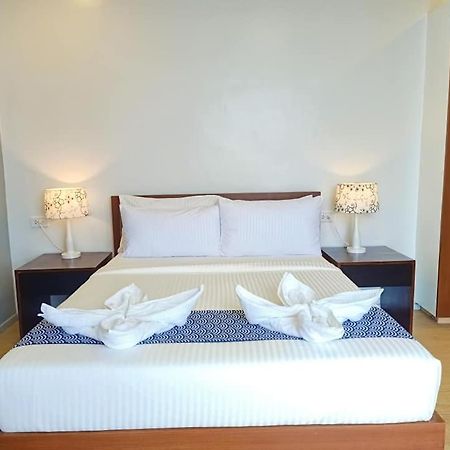 Inncity Hotel Калбайог Экстерьер фото