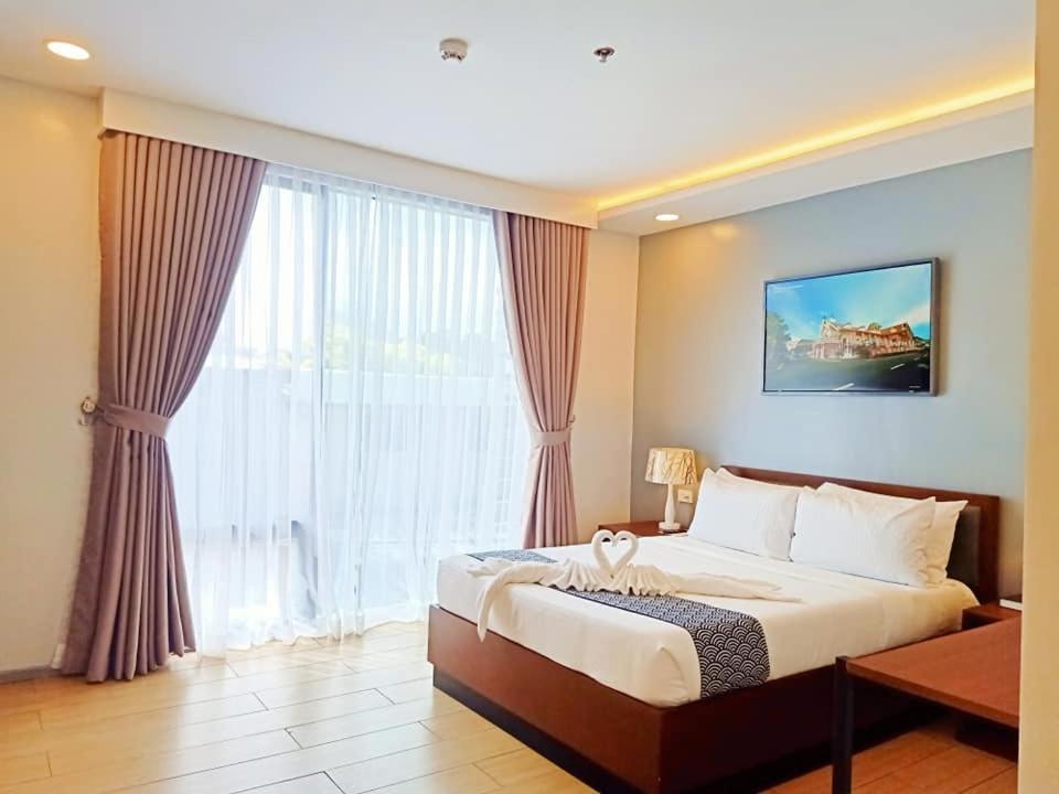 Inncity Hotel Калбайог Экстерьер фото