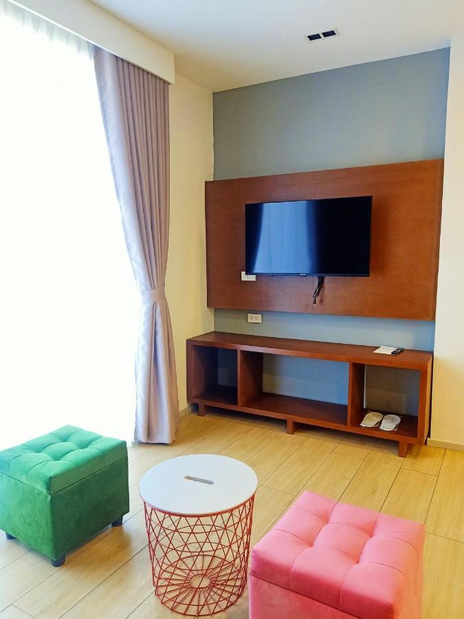 Inncity Hotel Калбайог Экстерьер фото